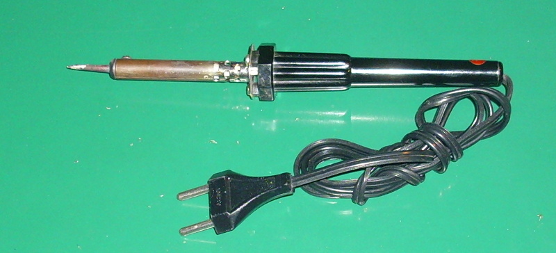 Unregulated soldering iron