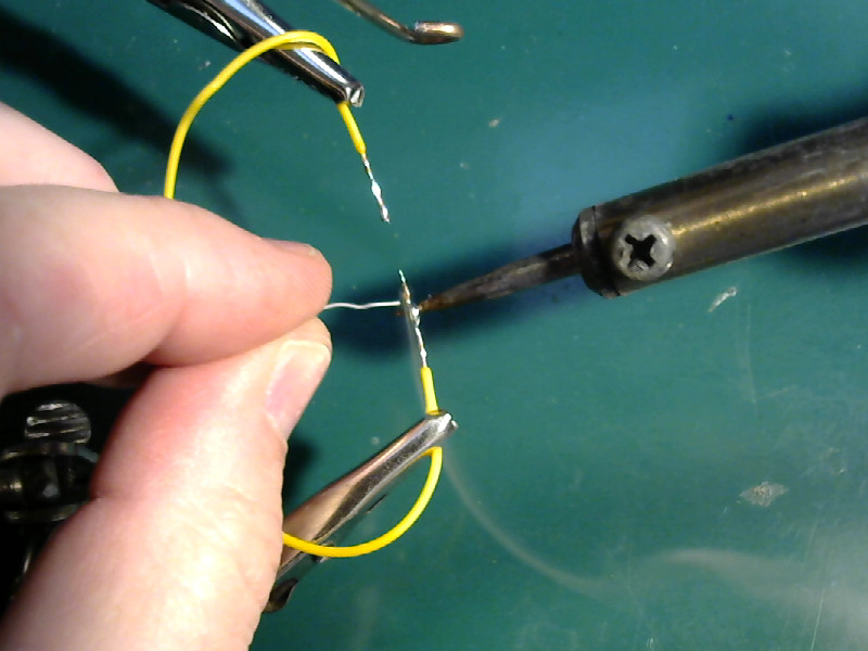 HowTo: Solder by hand - Solder wires together