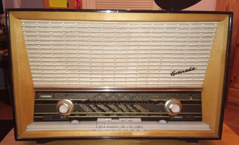 Rejuvenating a Blaupunkt Granada Radio - First look