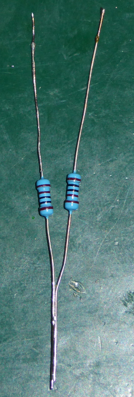 R1 and R2 - summing circuit two 1k resistors