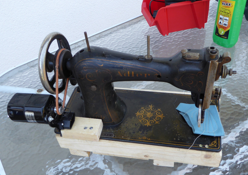 The Adler class 8 sewing machine - Clean up