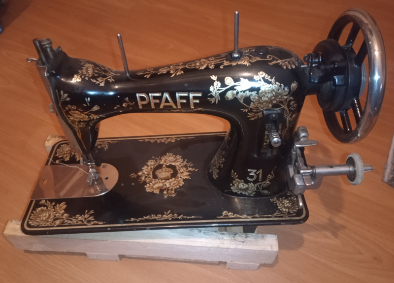 The Pfaff model 31 sewing machine - Initial state