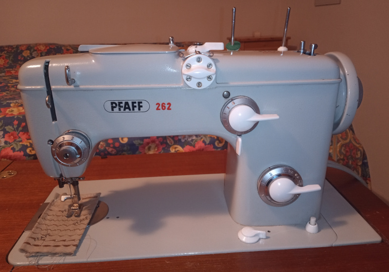 Pfaff 262 sewing machine - Maintenance stories
