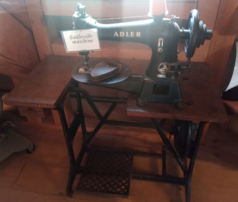 Adler 5-39 sack sewing machine 1