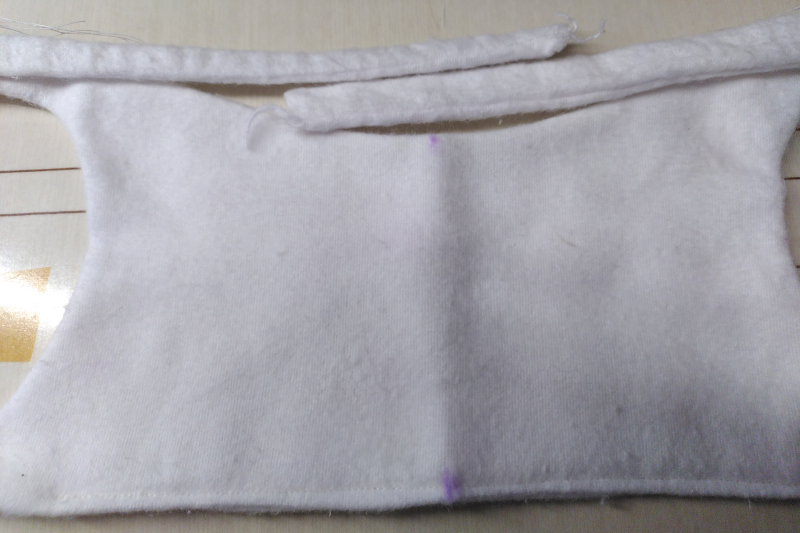 Sew the loose ends of the straps 1