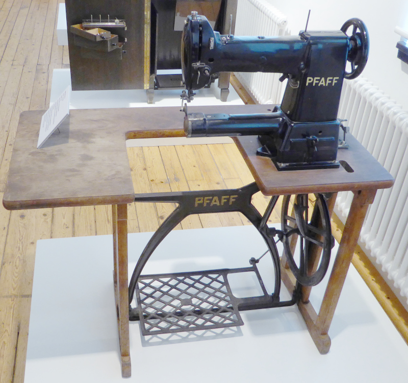 Pfaff model 65-6-12 - 1