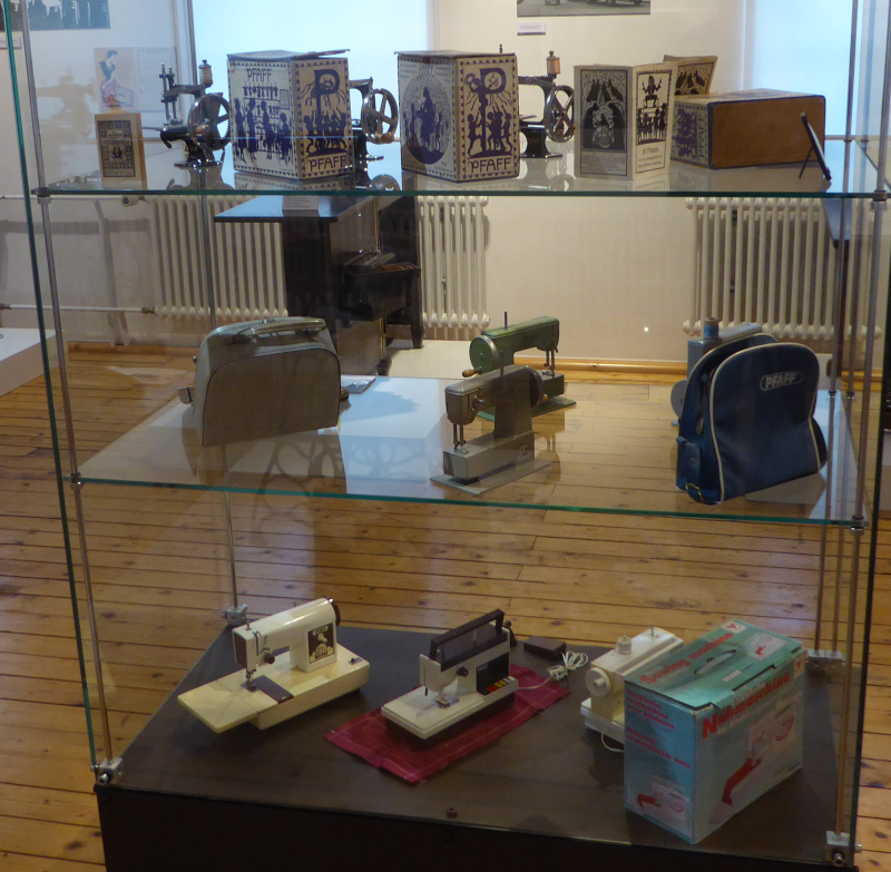 Toy sewing machines