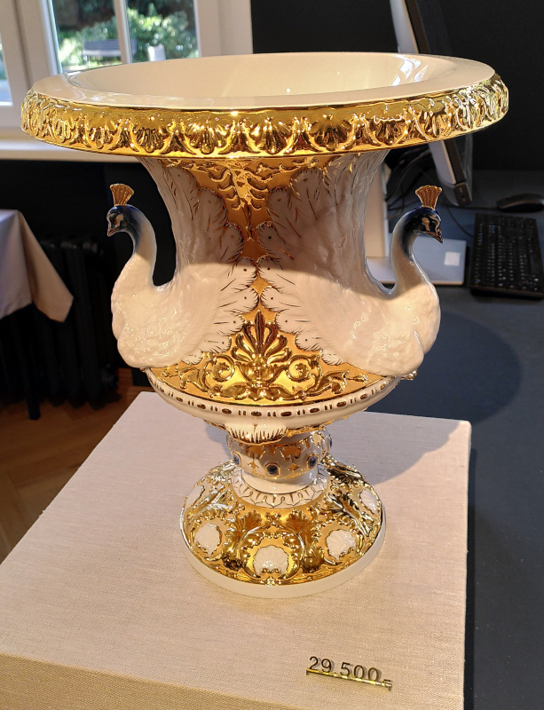 Tacky porcelain vase